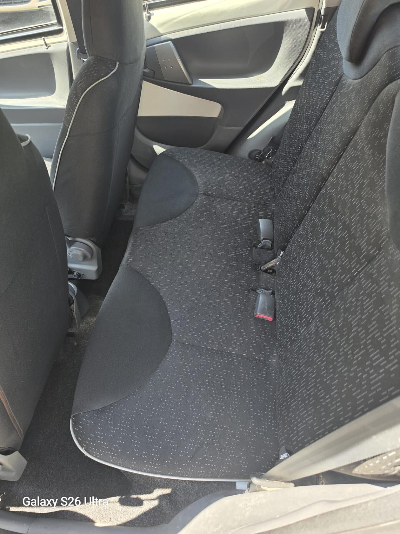 Peugeot 107 1.0 BENZINA - 5 PORTE - ANNO 2011