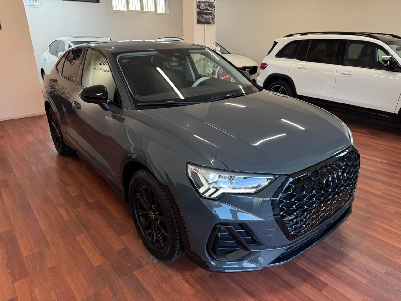 AUDI Q3 SPB 35 TDI S TRONIC IDENTITY BLACK - MY21