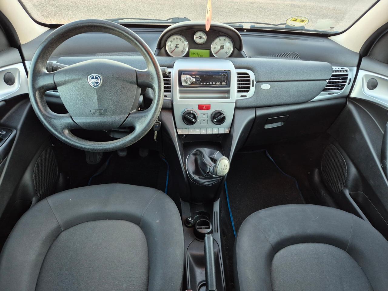 Lancia Ypsilon 1.2 69 CV Unyca