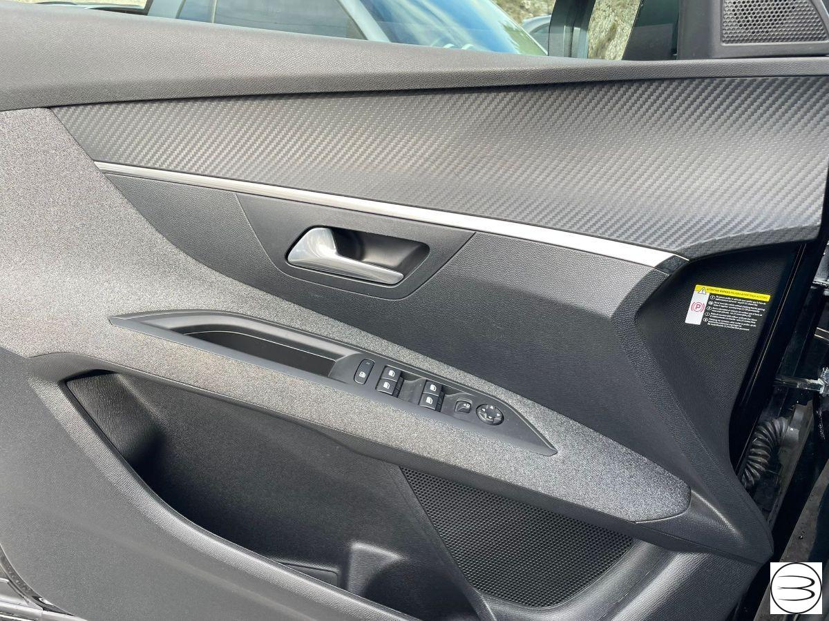 PEUGEOT - 3008 - BlueHDi 130 EAT8 S&S Active