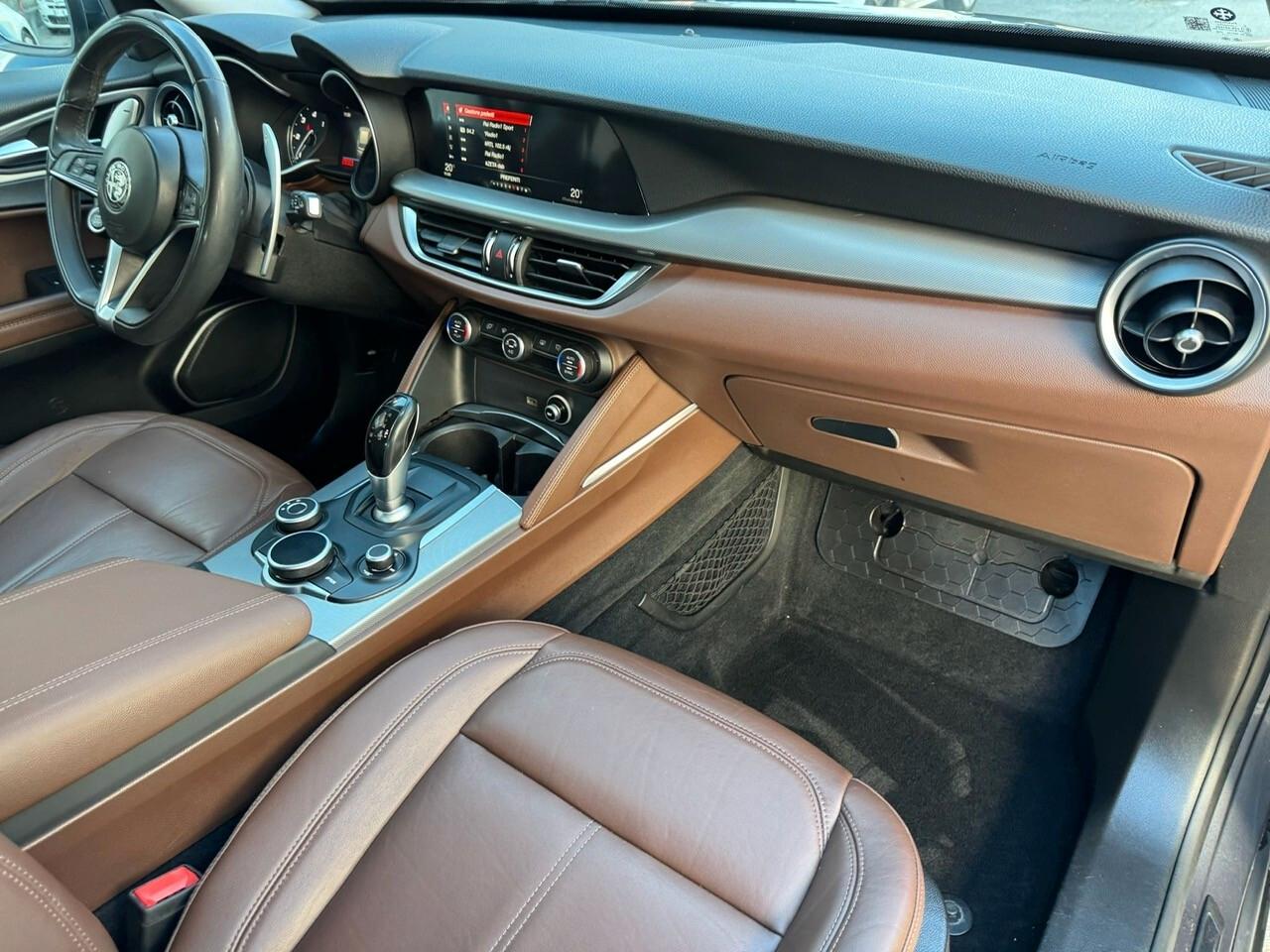 Alfa Romeo Stelvio 2.2 Turbodiesel 210 CV AT8 Q4 Executive