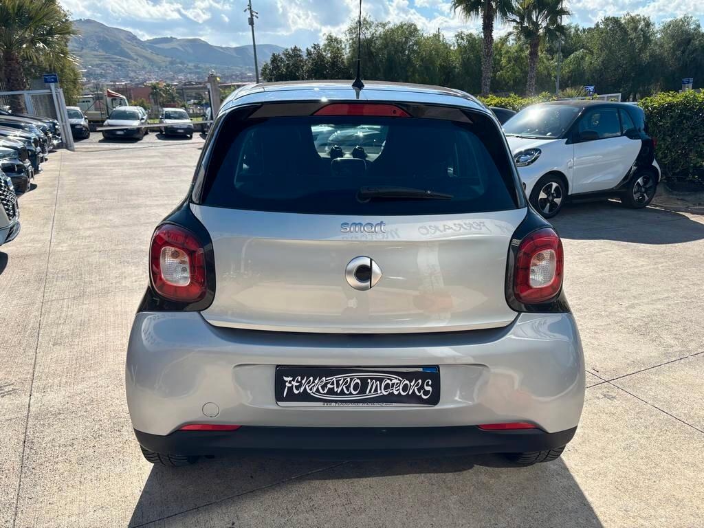 Smart ForFour 70 1.0 Passion 2016/110.000 KM Tua a soli 126 Euro al mese