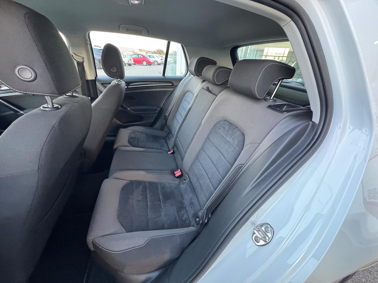 Volkswagen Golf Business 1.6 TDI DSG 5p. Highline