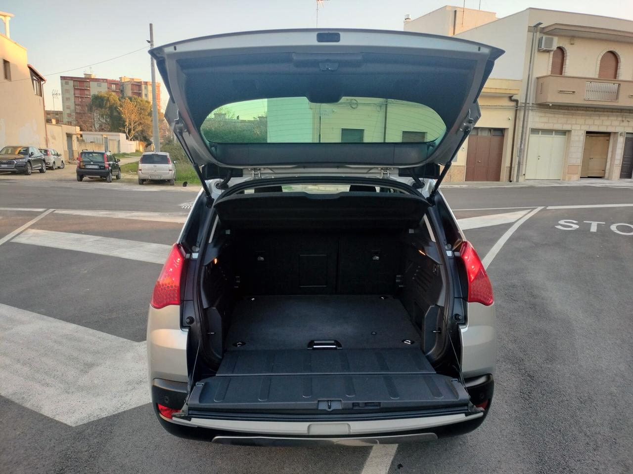 Peugeot 3008 1.6 HDi 110CV cambio robotizzato Outdoor