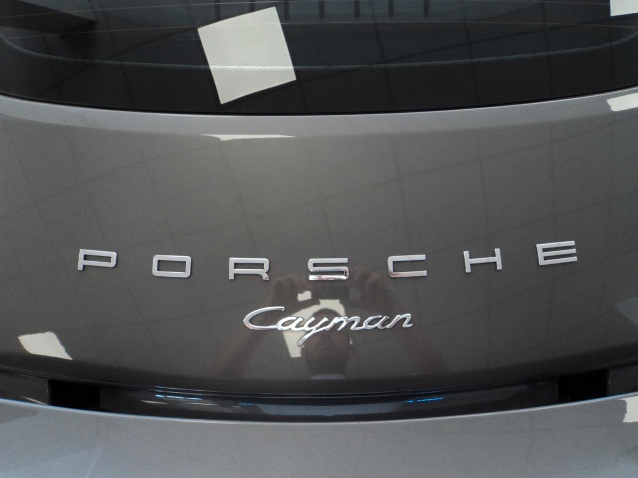 Porsche Cayman 2.7