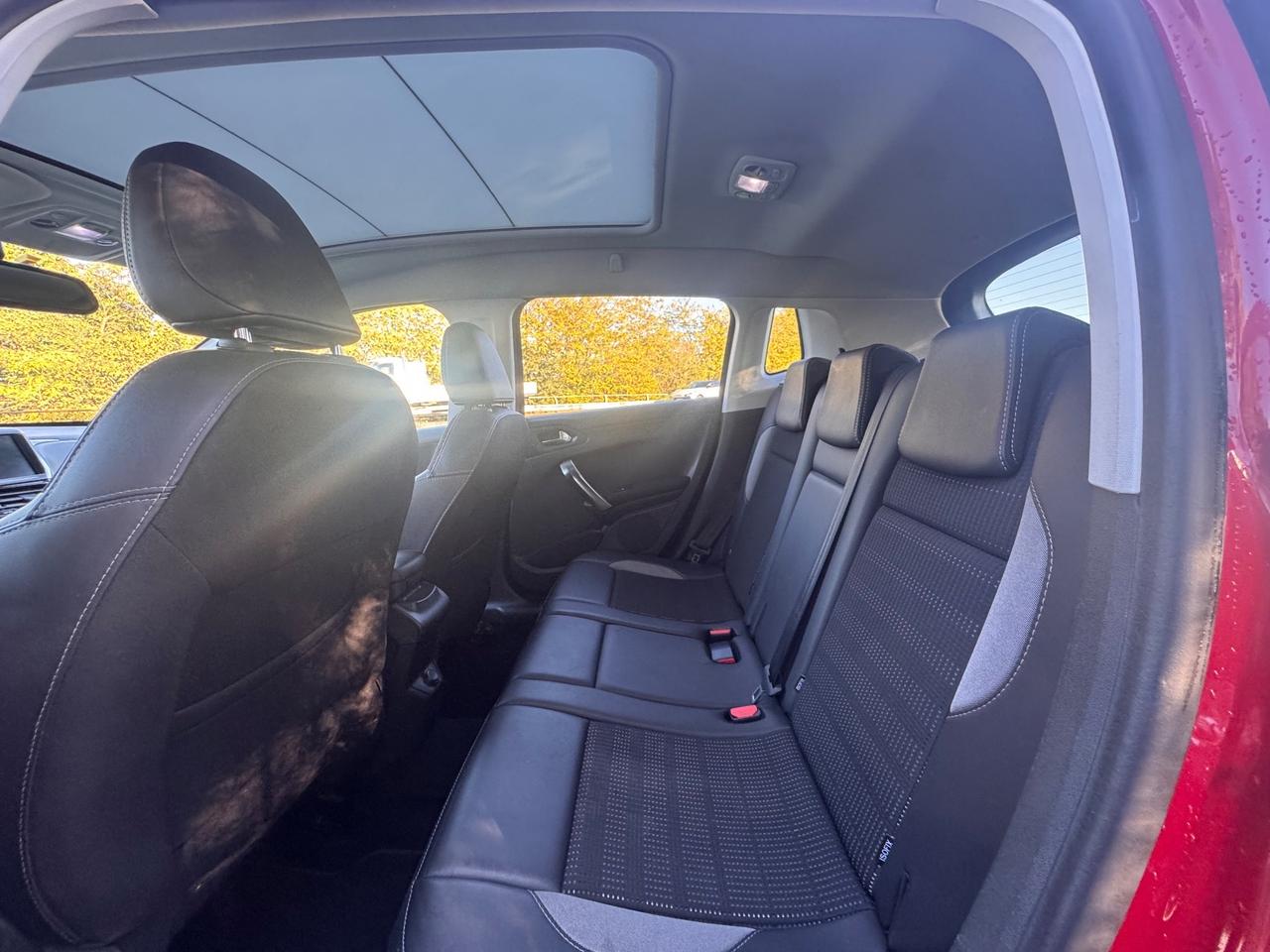 Peugeot 2008 1.6 d, cambio manuale, 140.000 km