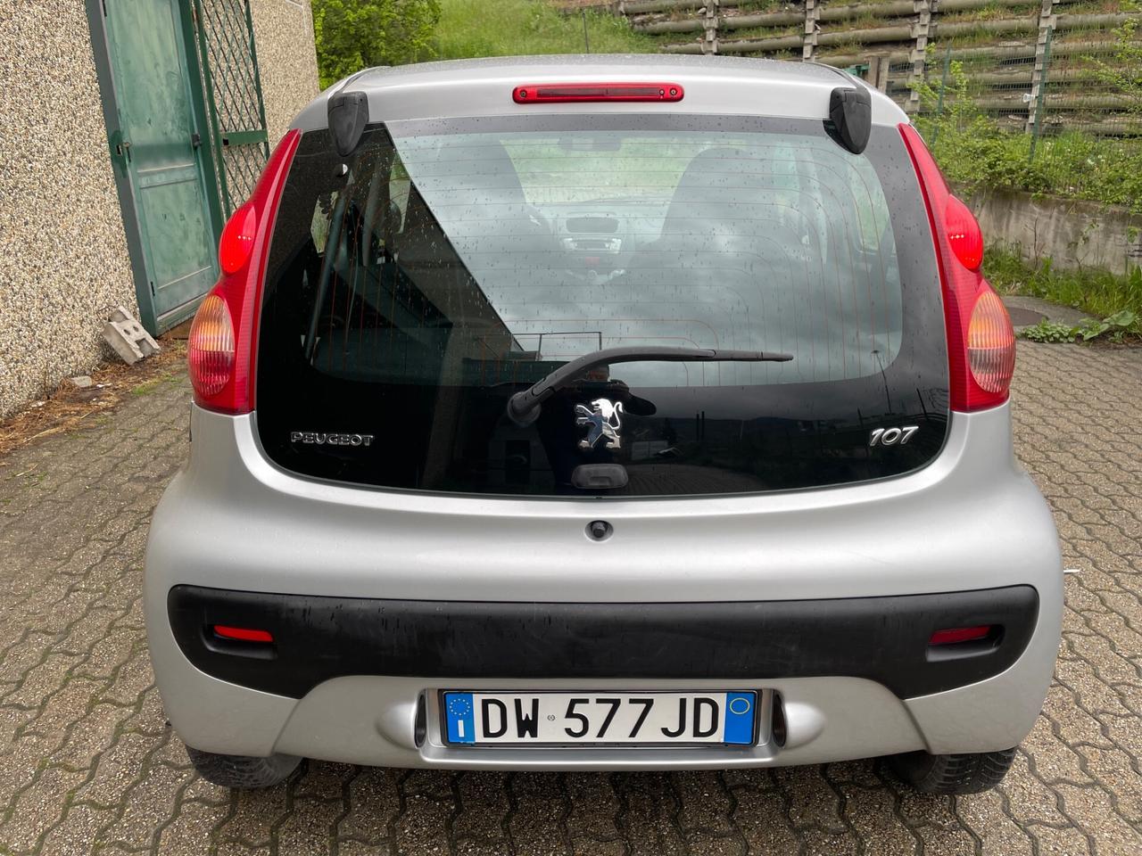 Peugeot 107 1.0 68CV 5p. Plaisir