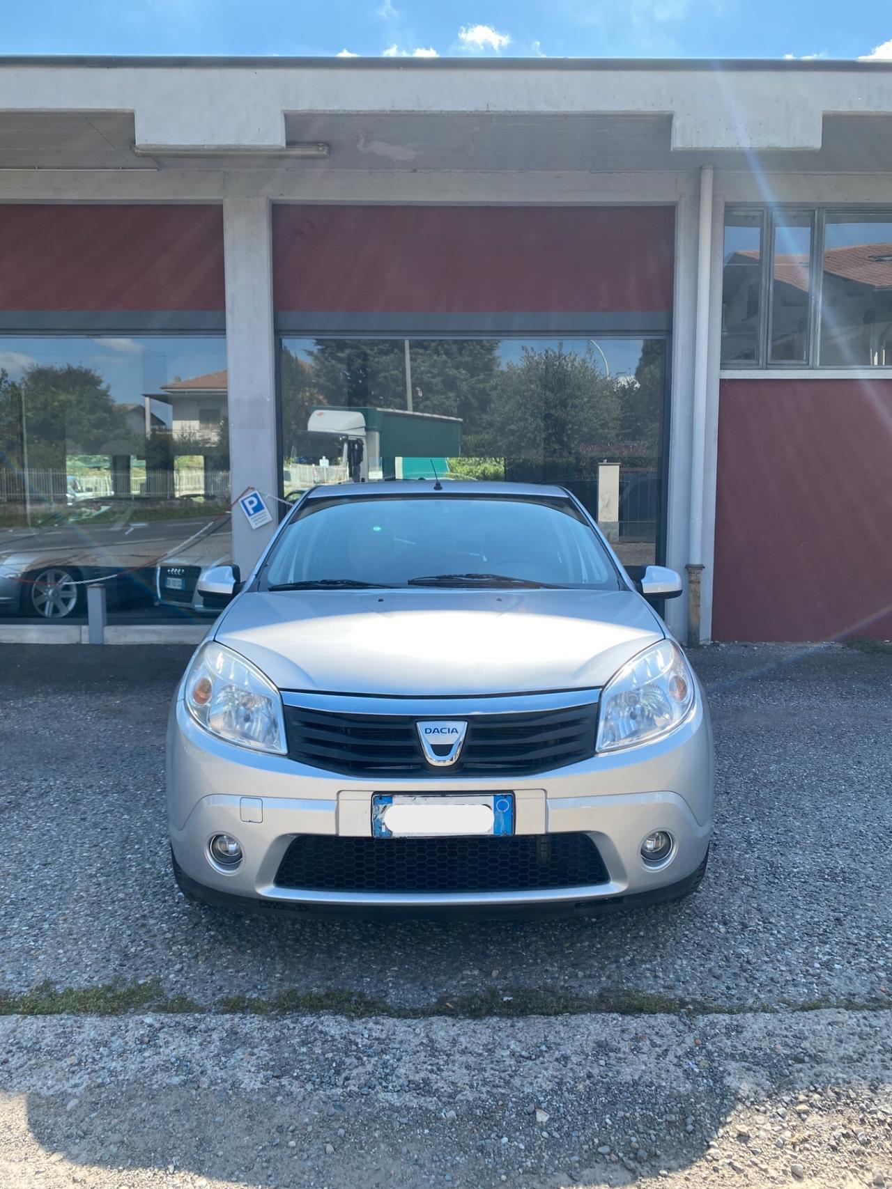 Dacia Sandero 1.4 8V GPL Lauréate OK NEOPATENTATI LEGGI BENE