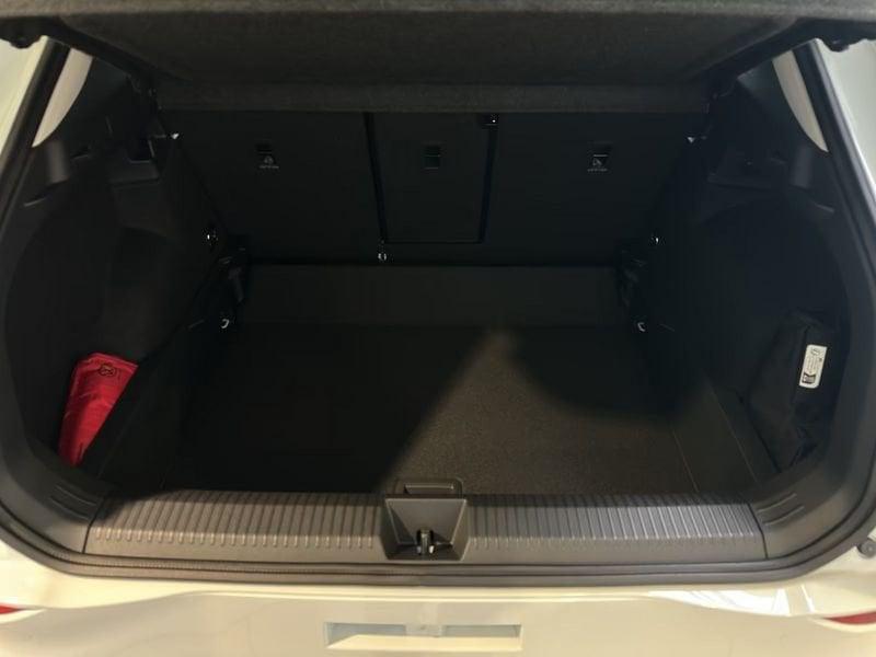 Volkswagen T-Roc 1.5 eTSI Life DSG NAVI LED CAMERA 2026