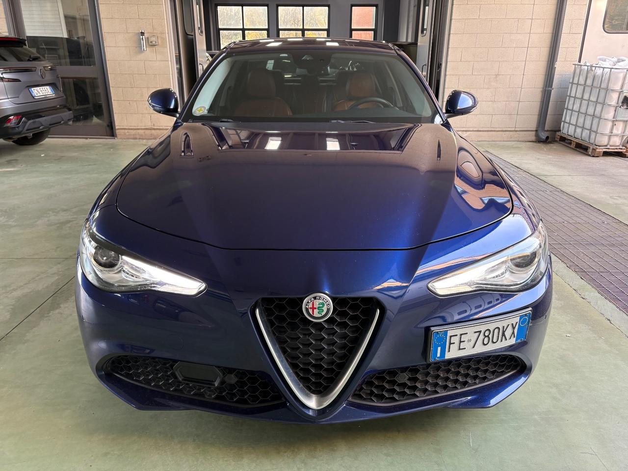 Alfa Romeo Giulia 2.2 Q2 Turbodiesel 180 CV AT8 Business Sport Launch Ed.