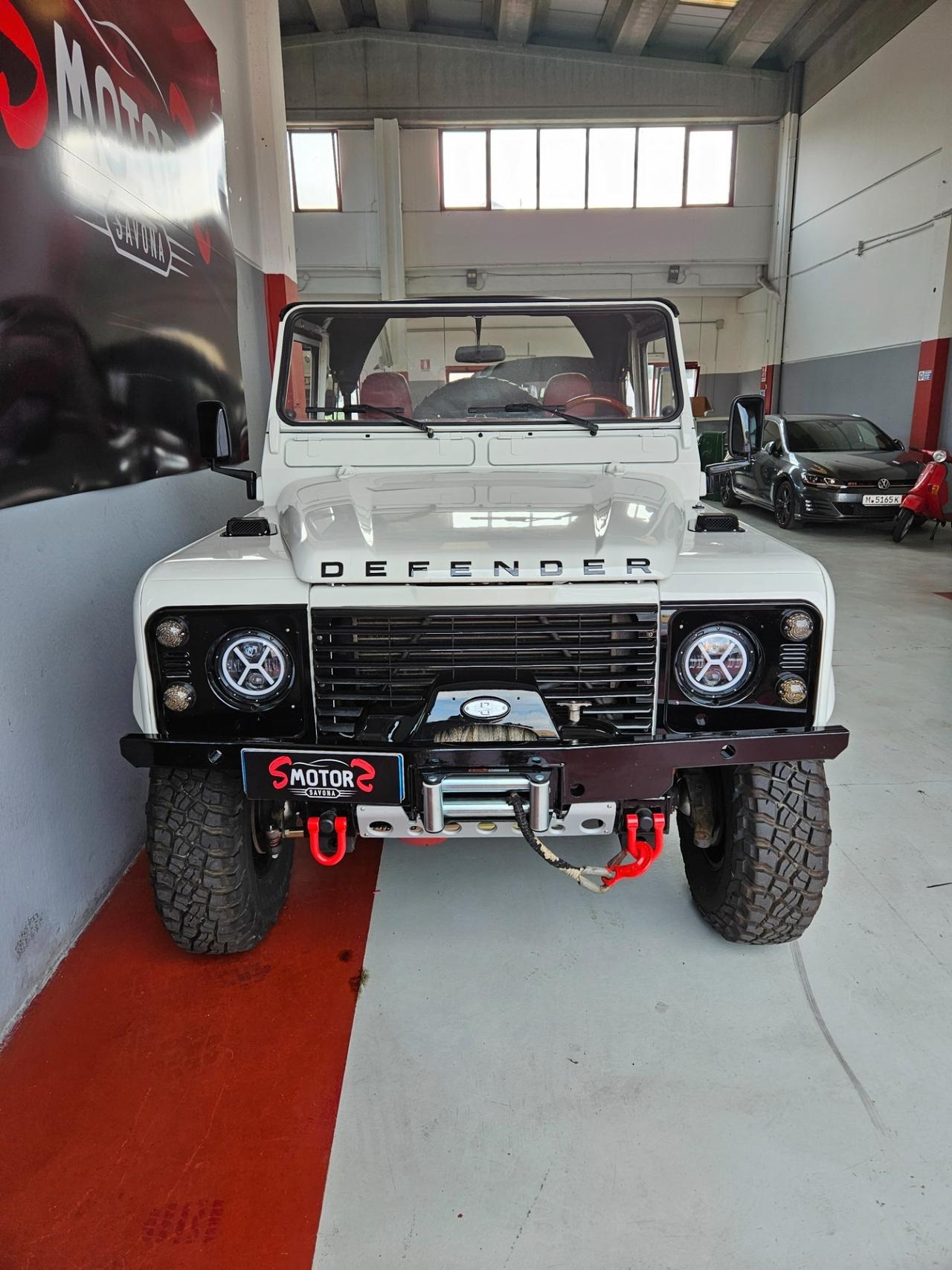 Land Rover Defender 90 restomod heritage bikini