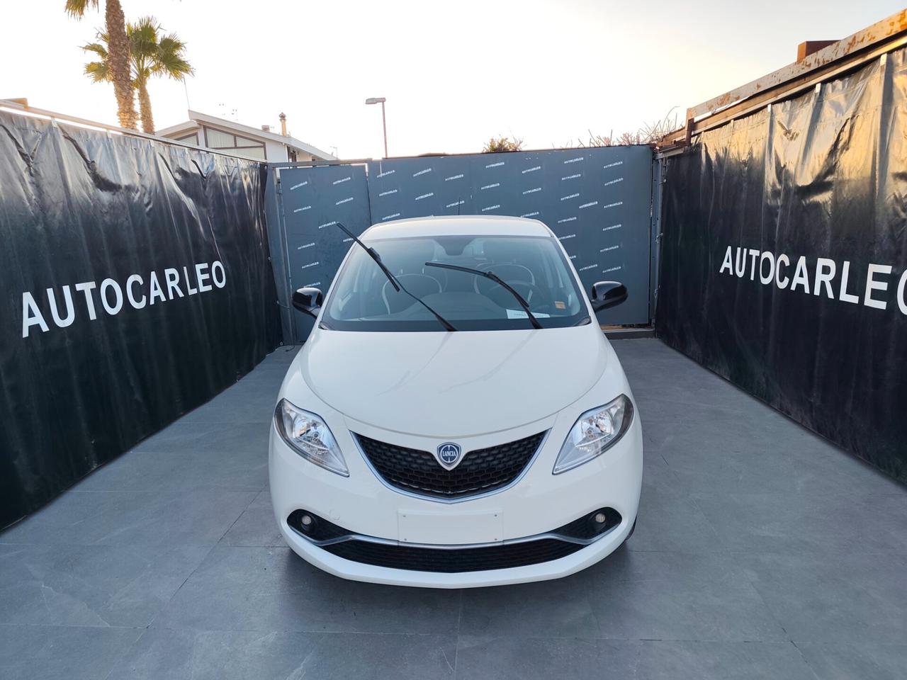 Lancia Ypsilon 1.2 BENZINA KM 68000 Platinum