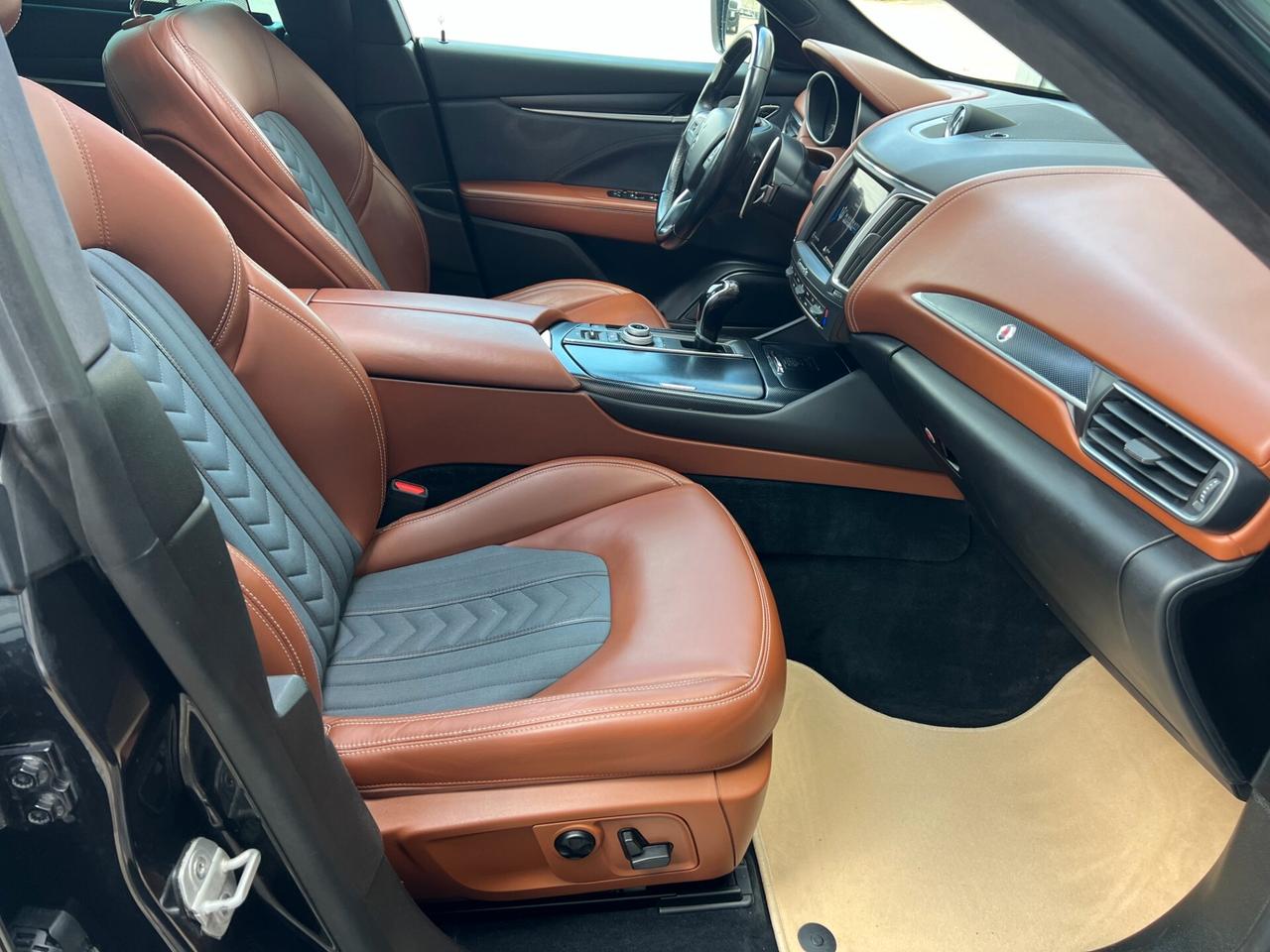 Maserati Levante AWD GRANLUSSO / UNICO PROPRIETARIO