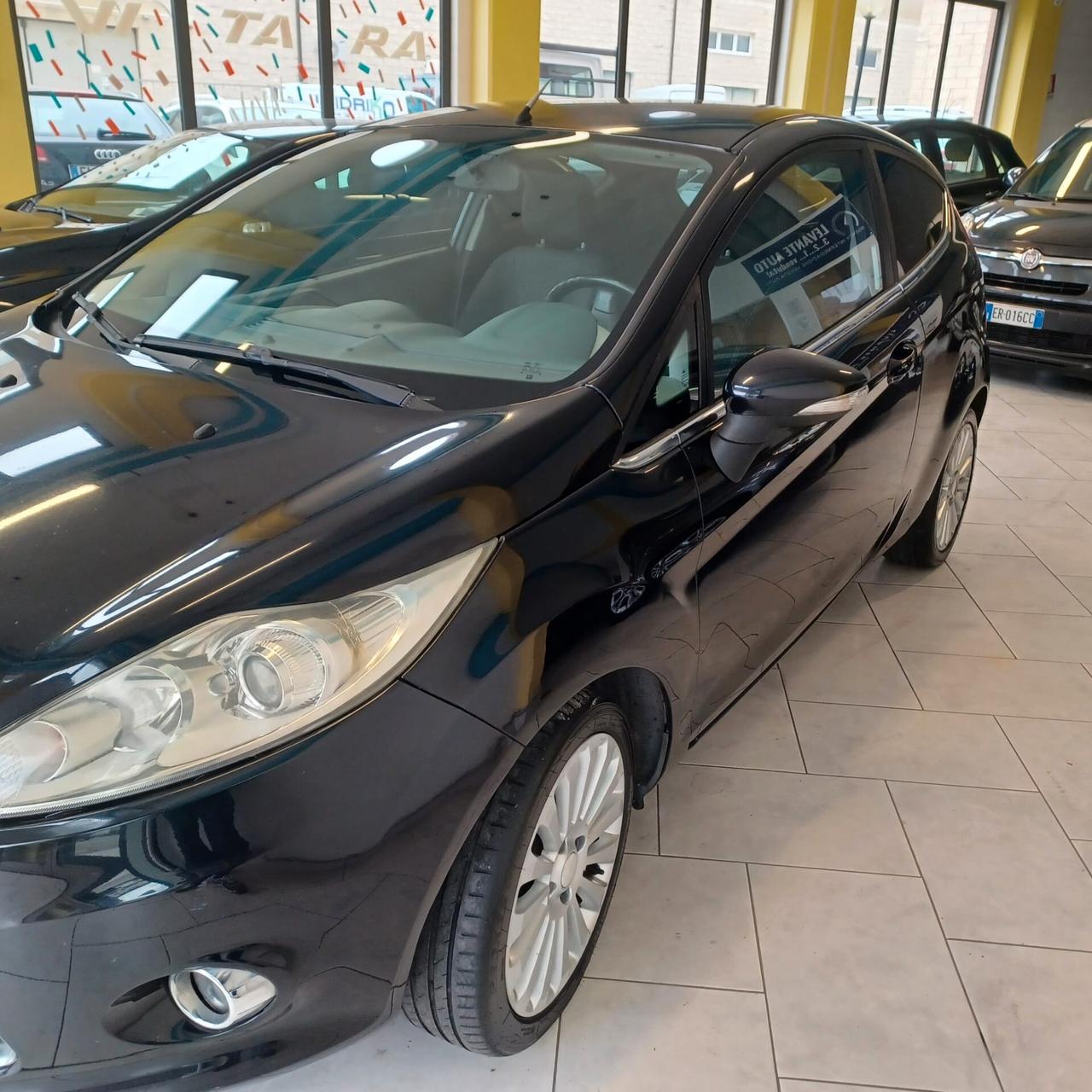 ECONOMICA BUONO STATO FIESTA 1.2 NEOPATENTATI