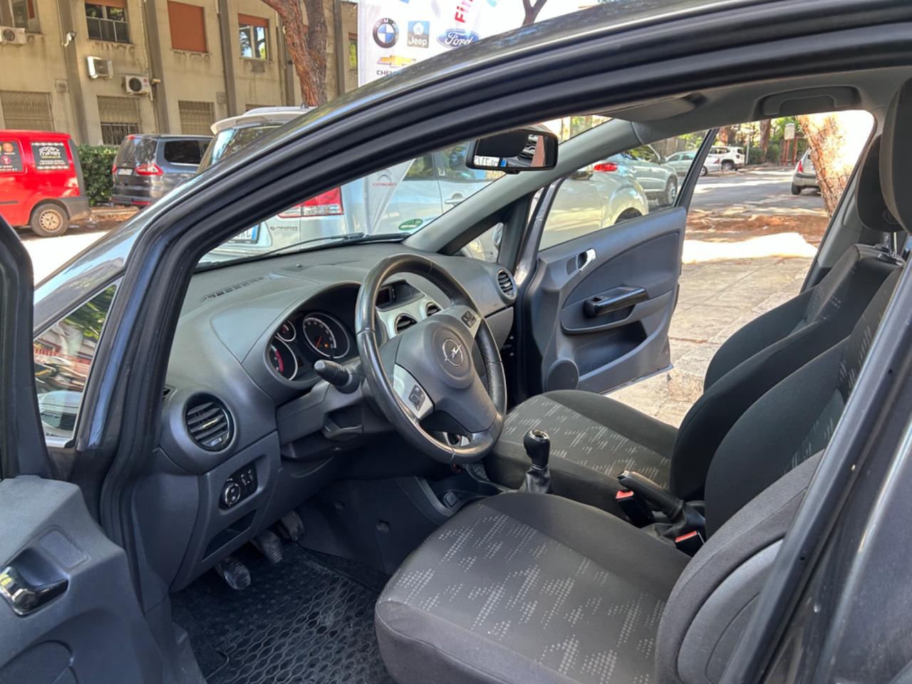 Opel Corsa 1.4 16V 5 porte Elective