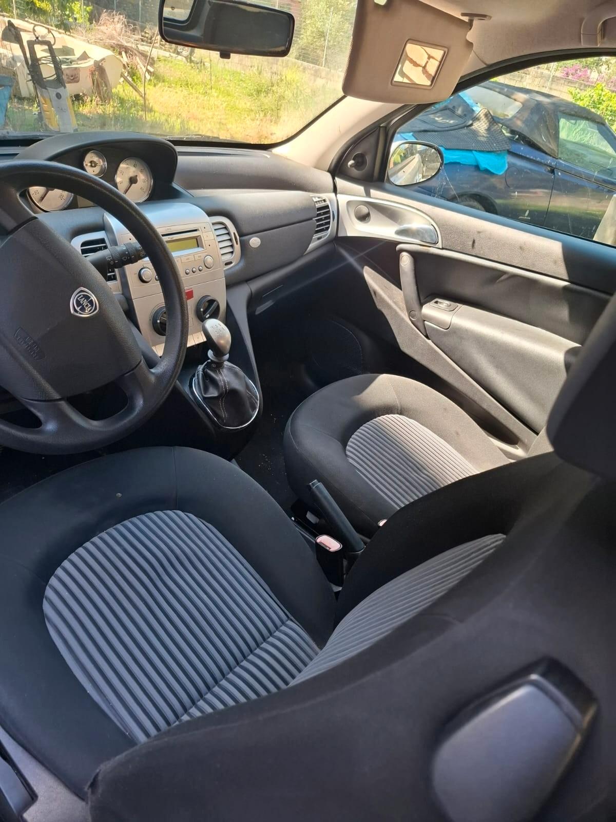 Lancia Ypsilon 1.2 - ok neopatentati