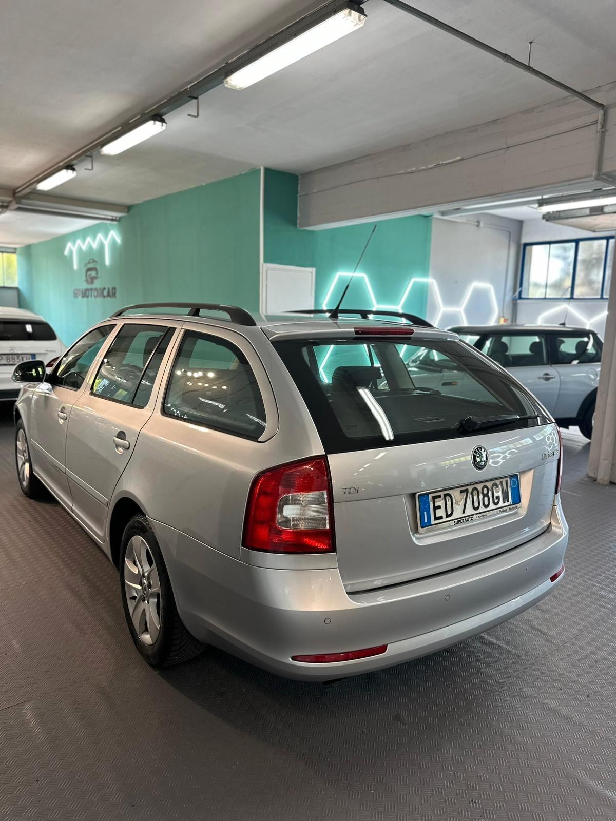 Skoda Octavia 1.6 TDI CR F.AP. Elegance