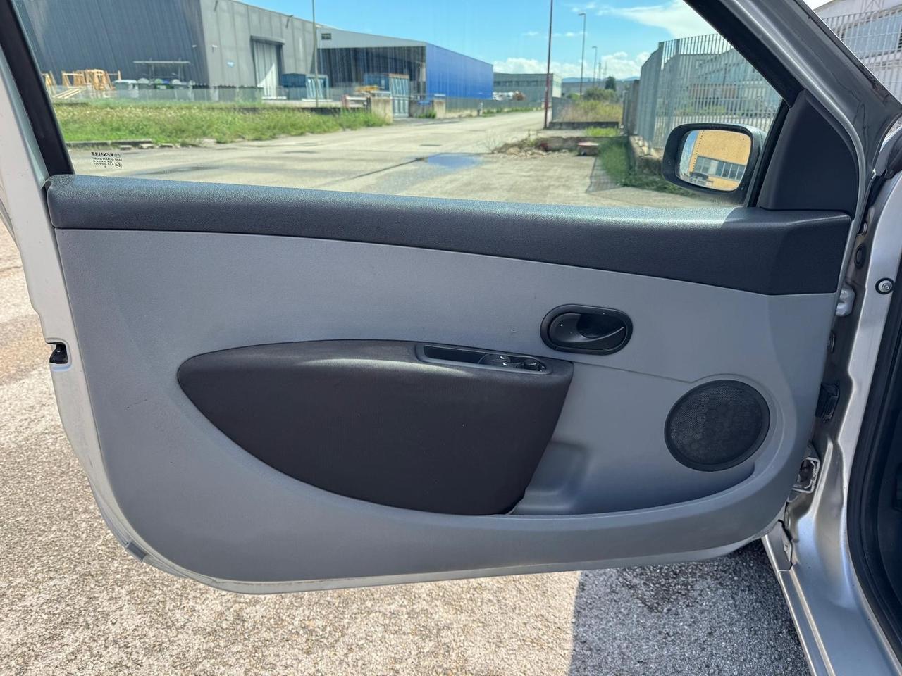 Renault Clio 1.2 16V 3 porte Luxe