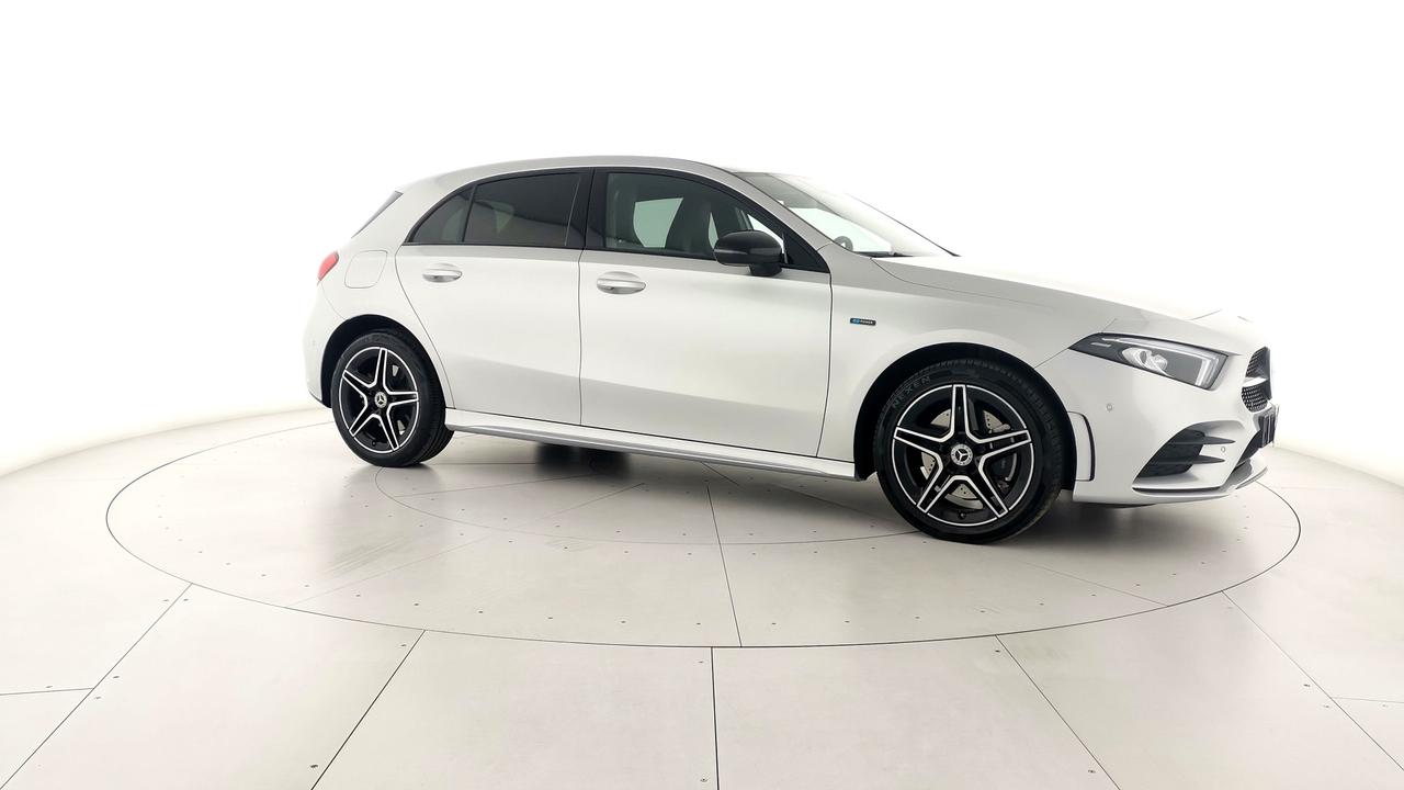 Mercedes-Benz Classe A - W177 2018 - A 250 e phev (eq-power) Premium auto