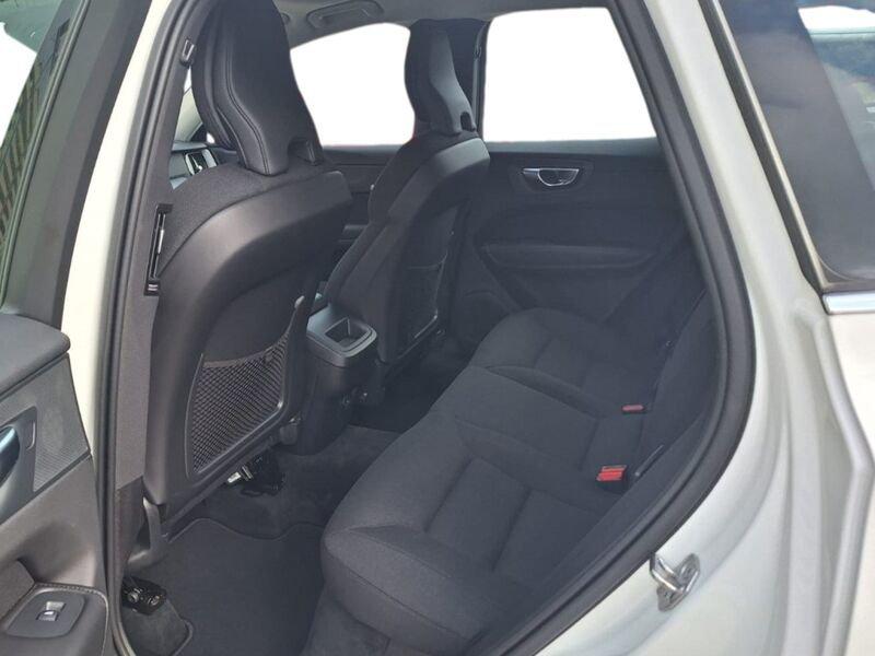 Volvo XC60 B4 197+14 CV Automatica Mild Hybrid Momentum Pro