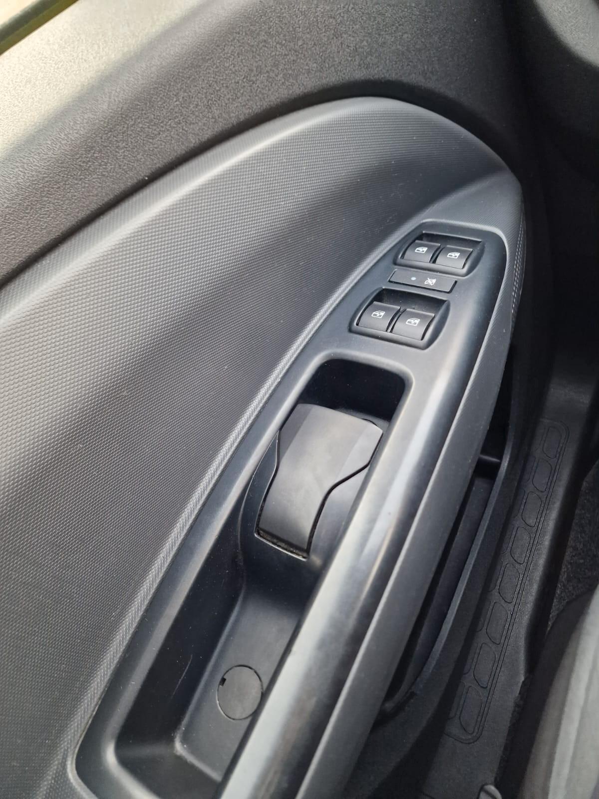 Fiat Doblo 1.6 MJT 16V trasporto disabili - 2012