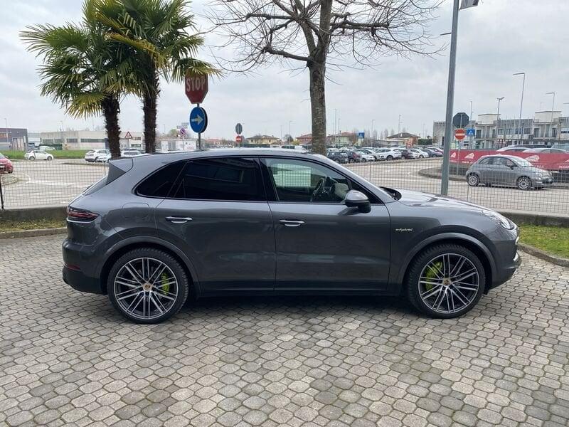 Porsche Cayenne 3.0 V6 E-Hybrid 462 CV