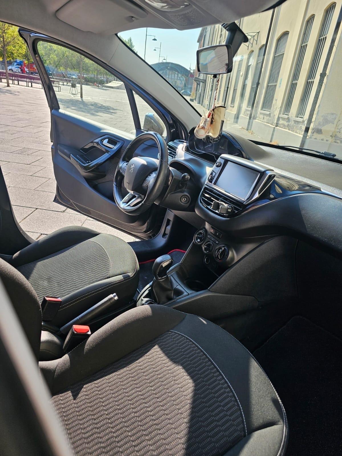 Peugeot 208 1.2 82 CV ALLURE 2018