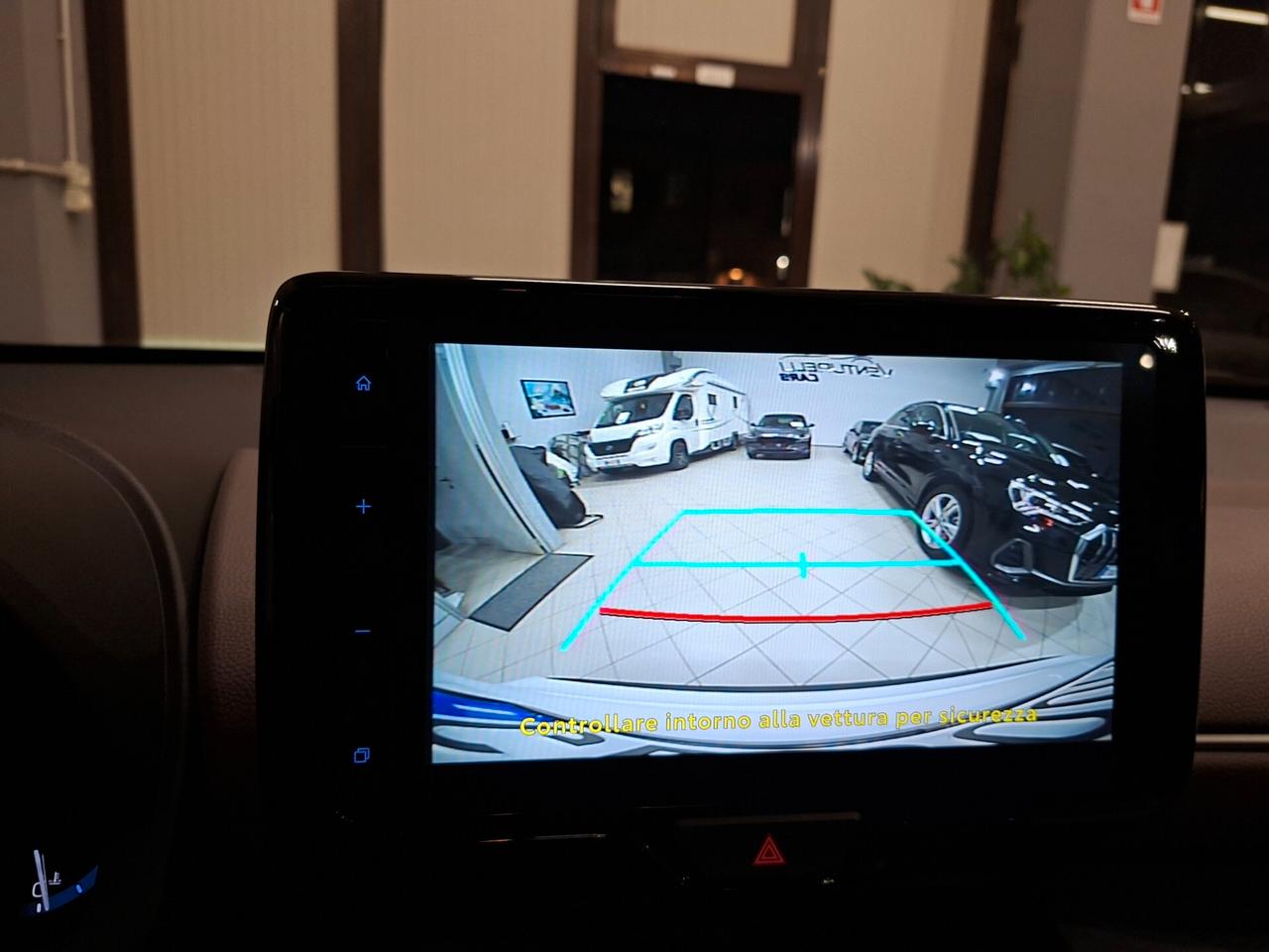 Toyota Yaris Cross 1.5 Hybrid E-CVT AWD-i Lounge