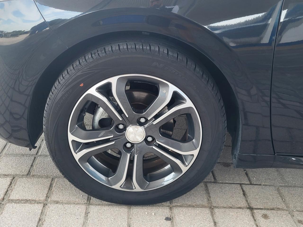 Peugeot 208 1.4 HDi 68 CV 5 porte Active