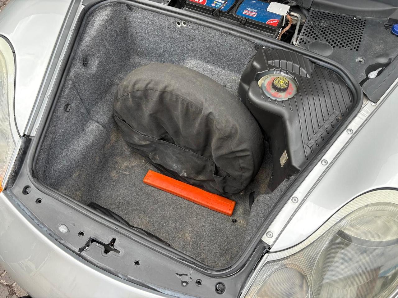 Porsche Boxster 2.5i 24V cat