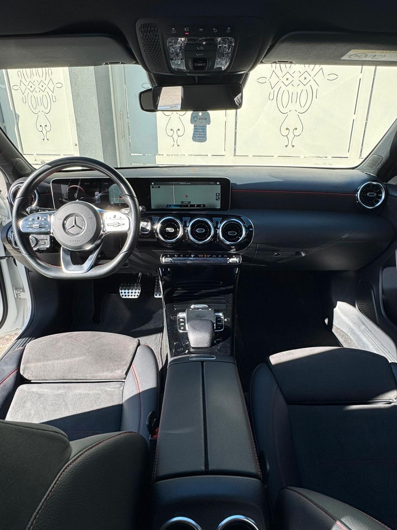 MERCEDES BENZ CLASSE A PREMIUM 180d