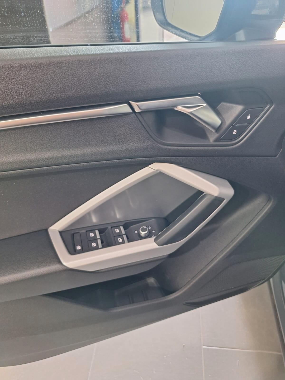 Audi Q3 35 TDI S tronic Business Advanced 71.000KM