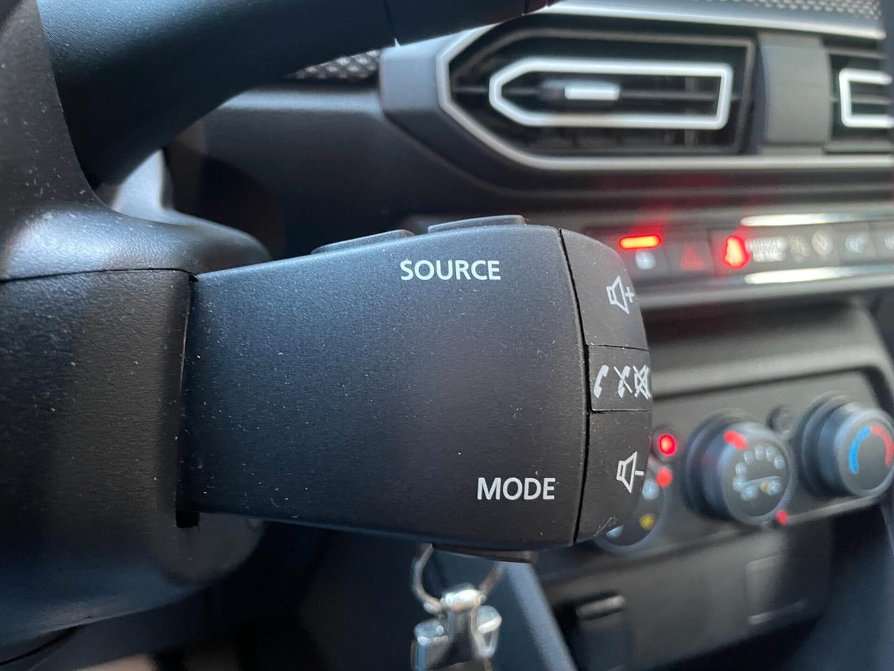 Dacia Sandero UNICO PROPRIETARIO - NEOPATENTATI