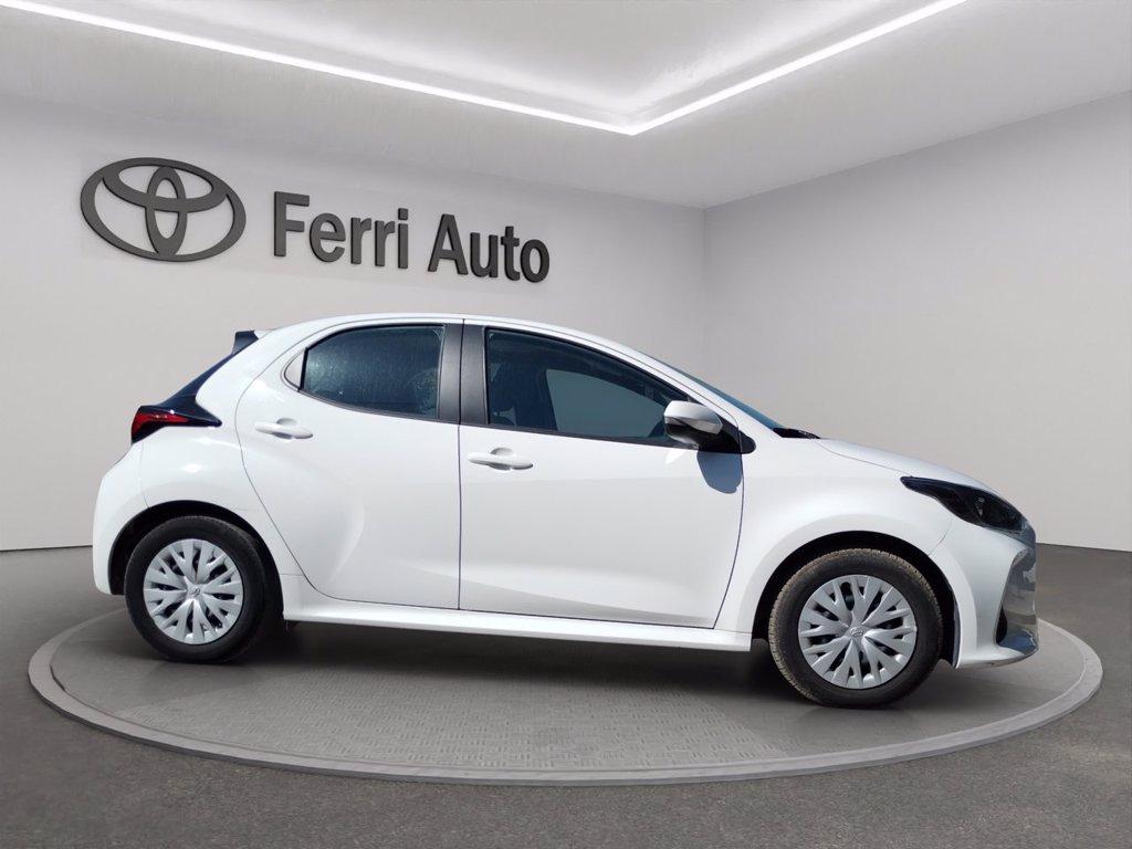 TOYOTA Yaris 1.5h active del 2023