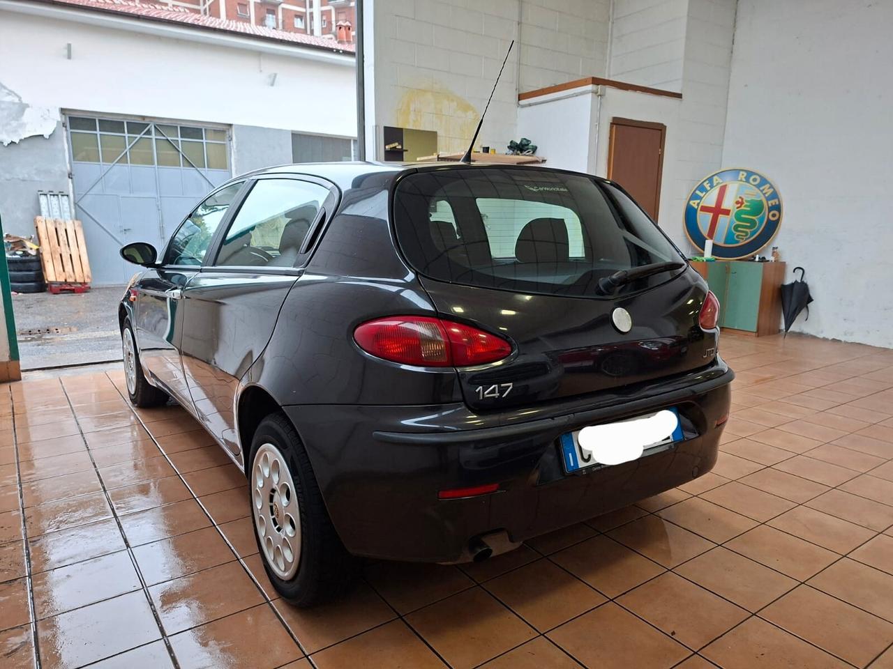 Alfa Romeo 147 5p 1.9 jtd Distinctive 115cv, adatta a neop.