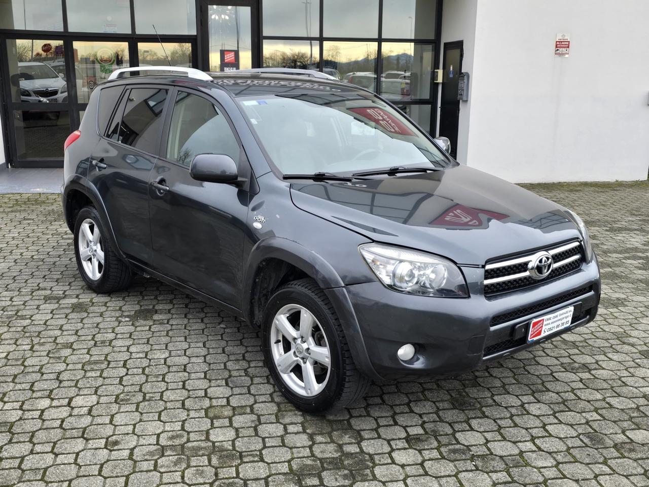 Toyota RAV 4 RAV4 2.2 D-4D 177 CV Luxury