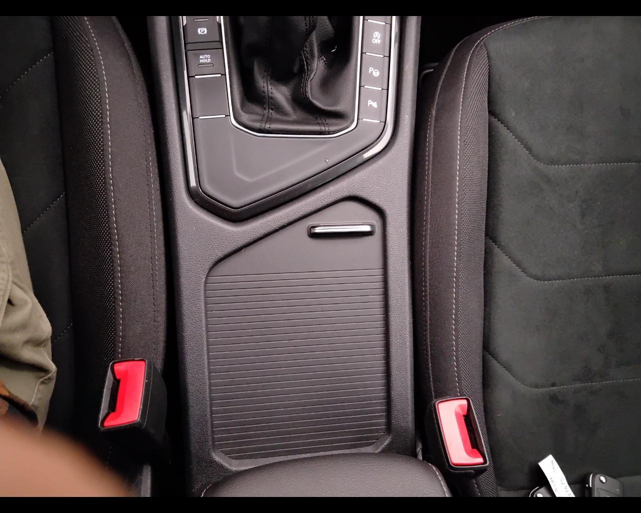 VOLKSWAGEN Tiguan II 2021 - Tiguan 1.5 tsi Elegance 150cv dsg