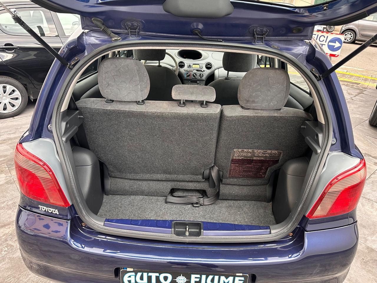 Toyota Yaris 1.0i 16V cat 5 porte Sol