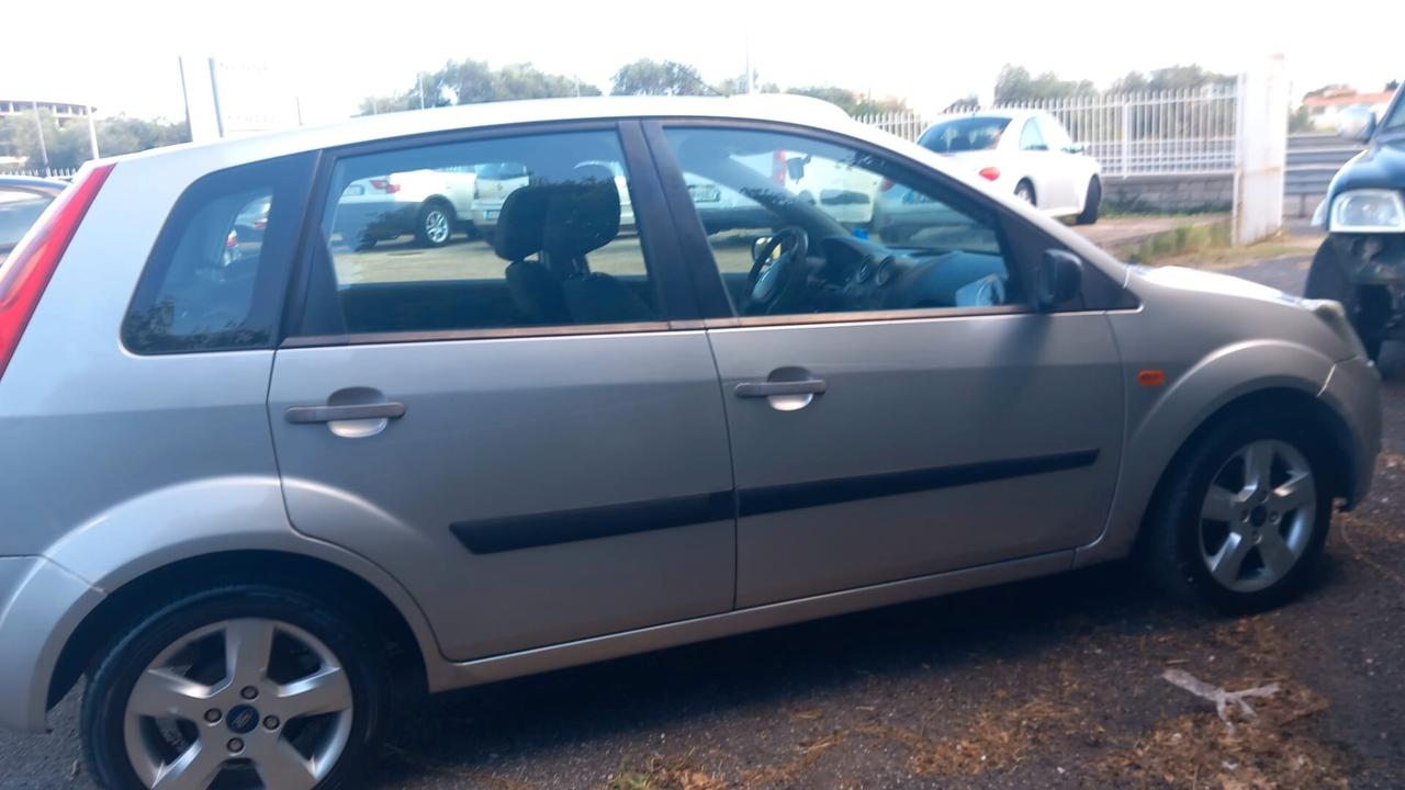 Ford Fiesta 1.4 TDCi 5p. Titanium