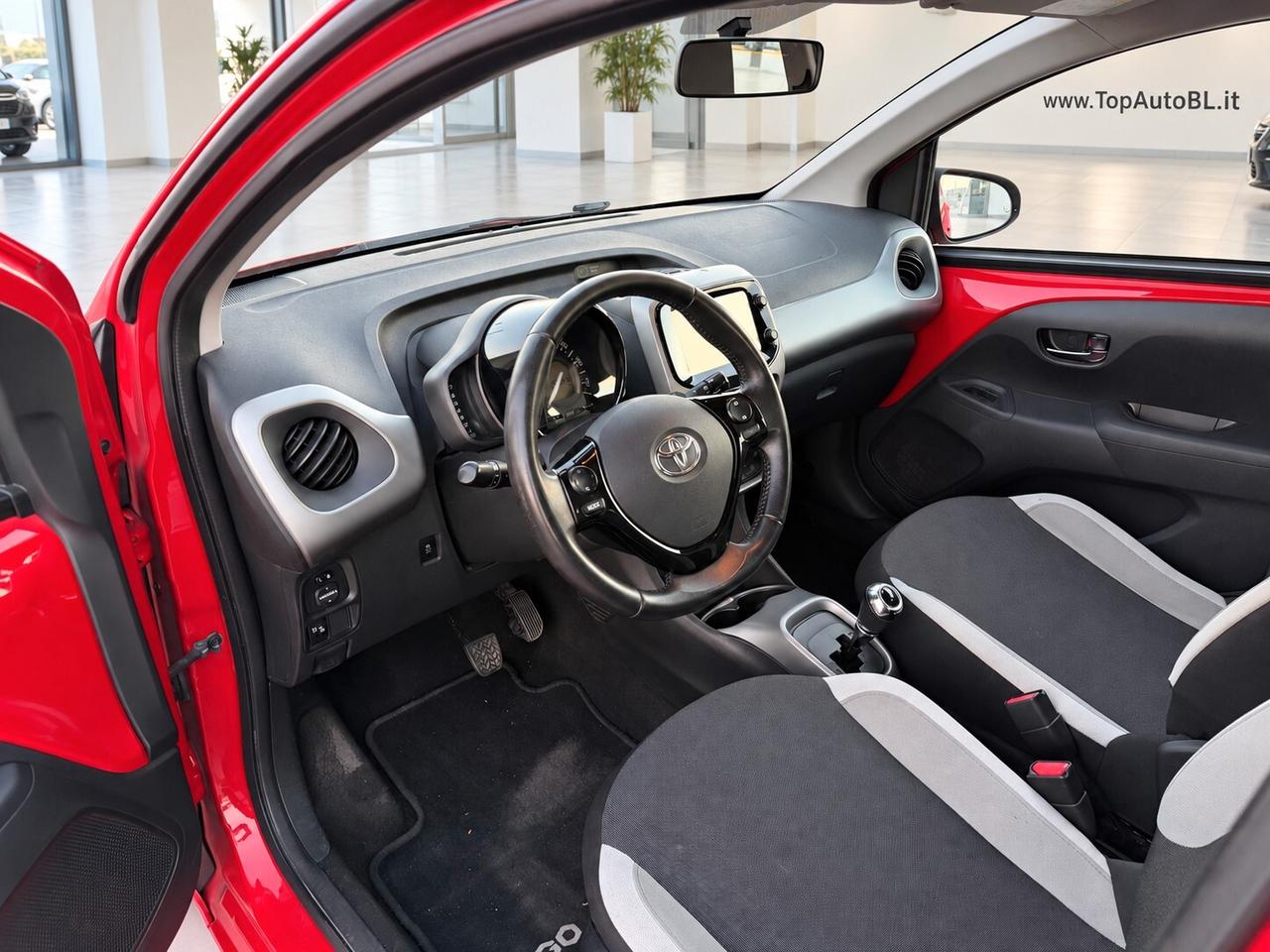 Toyota Aygo 1.0 VVT-i 69 CV 5 porte x-play TSS MMT