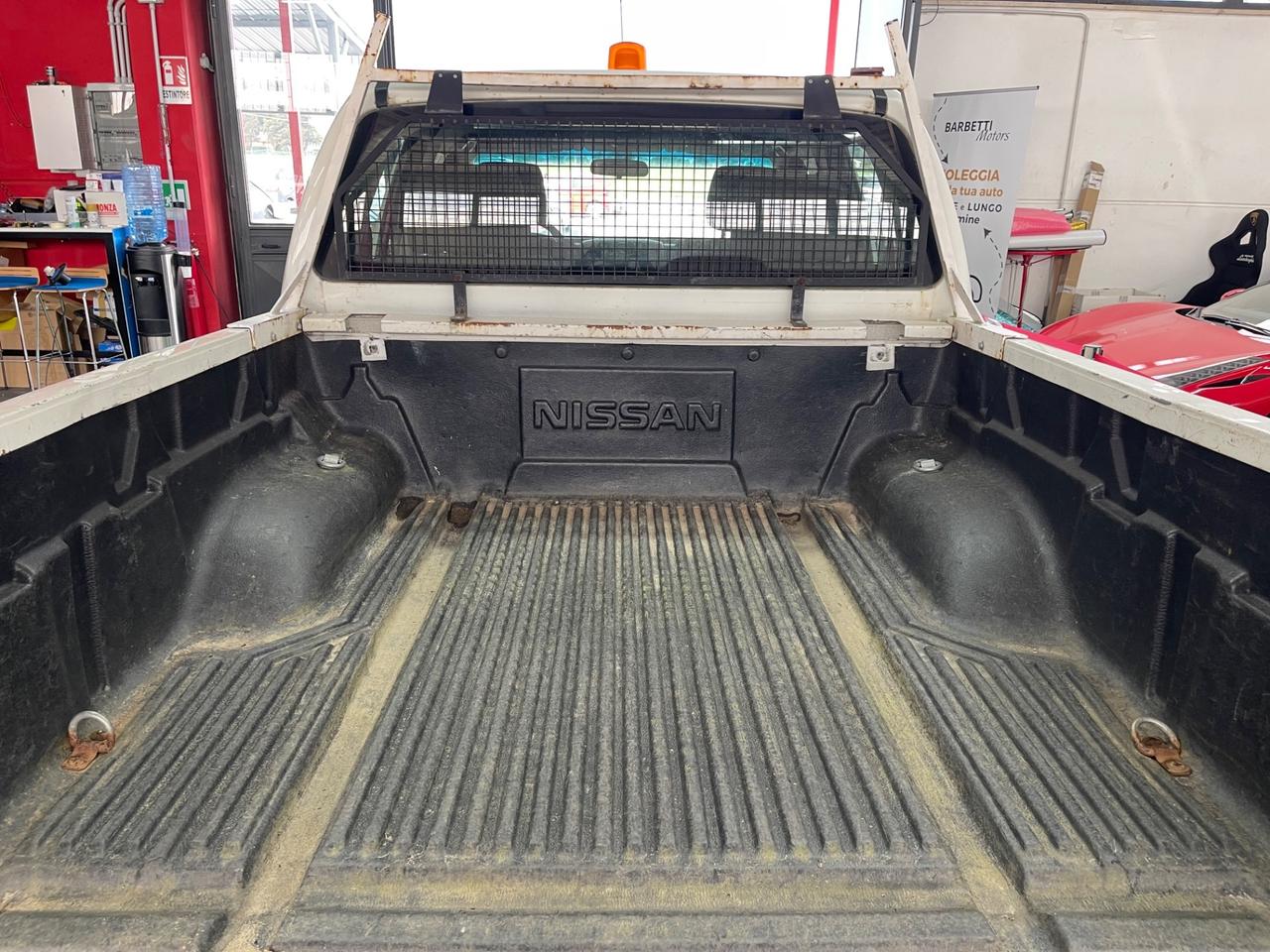 Nissan Navara 2.5 dCi 4x4 Gancio PERMUE RATE