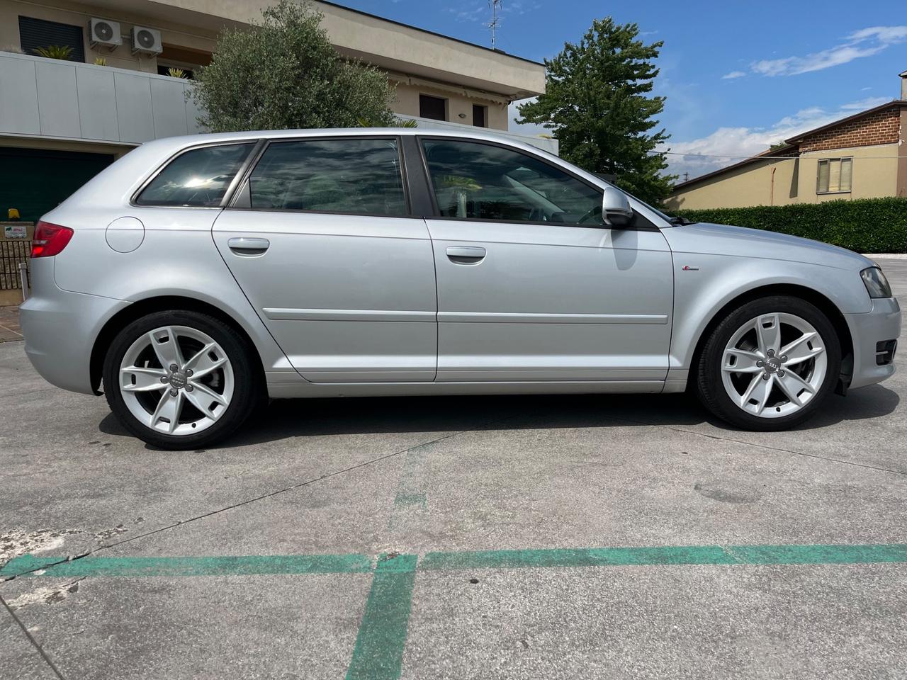 Audi A3 SPB 1.6 TDI 105 CV CR Attraction
