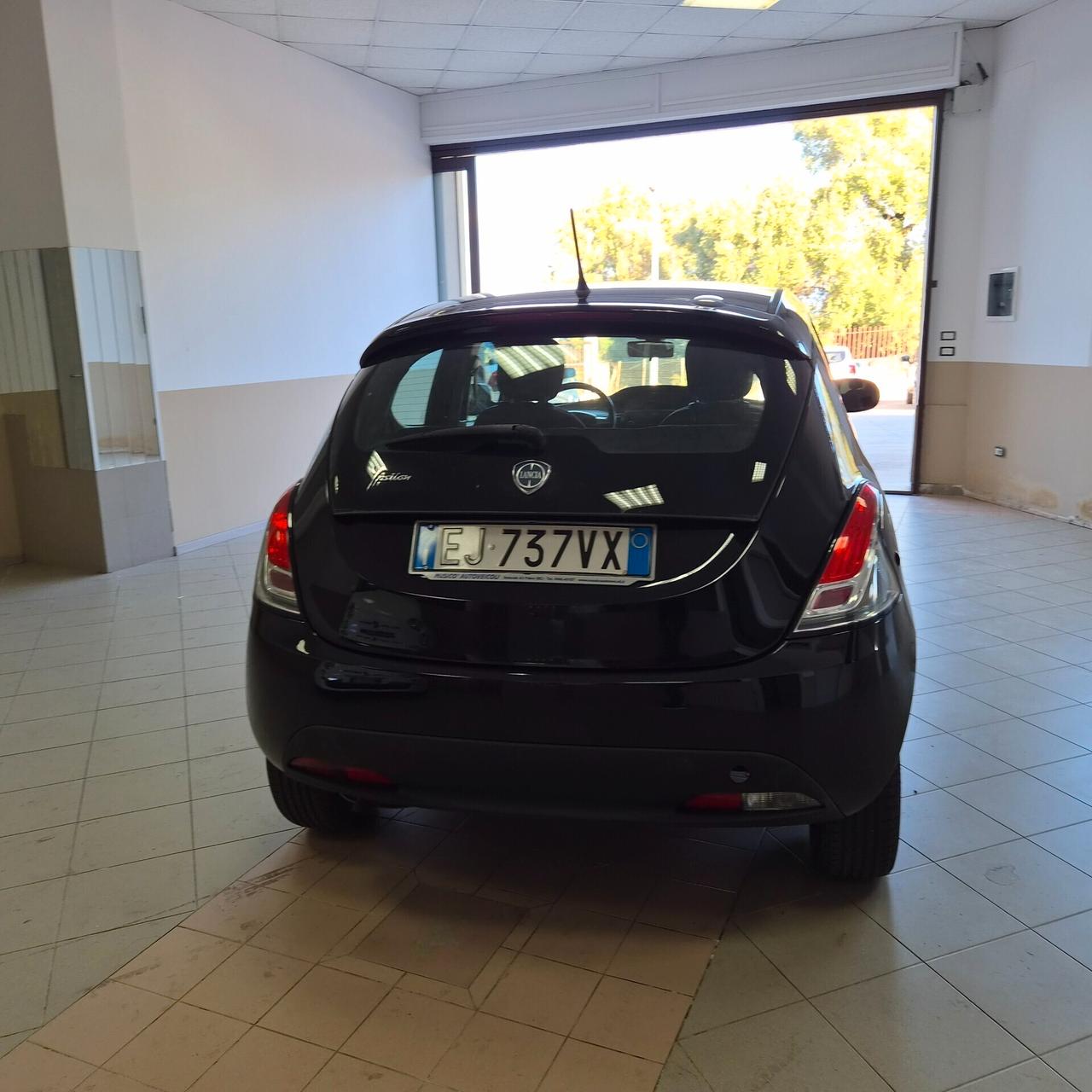 Lancia Ypsilon 1.3 MJT 16V 95 CV 5 porte S&S Silver