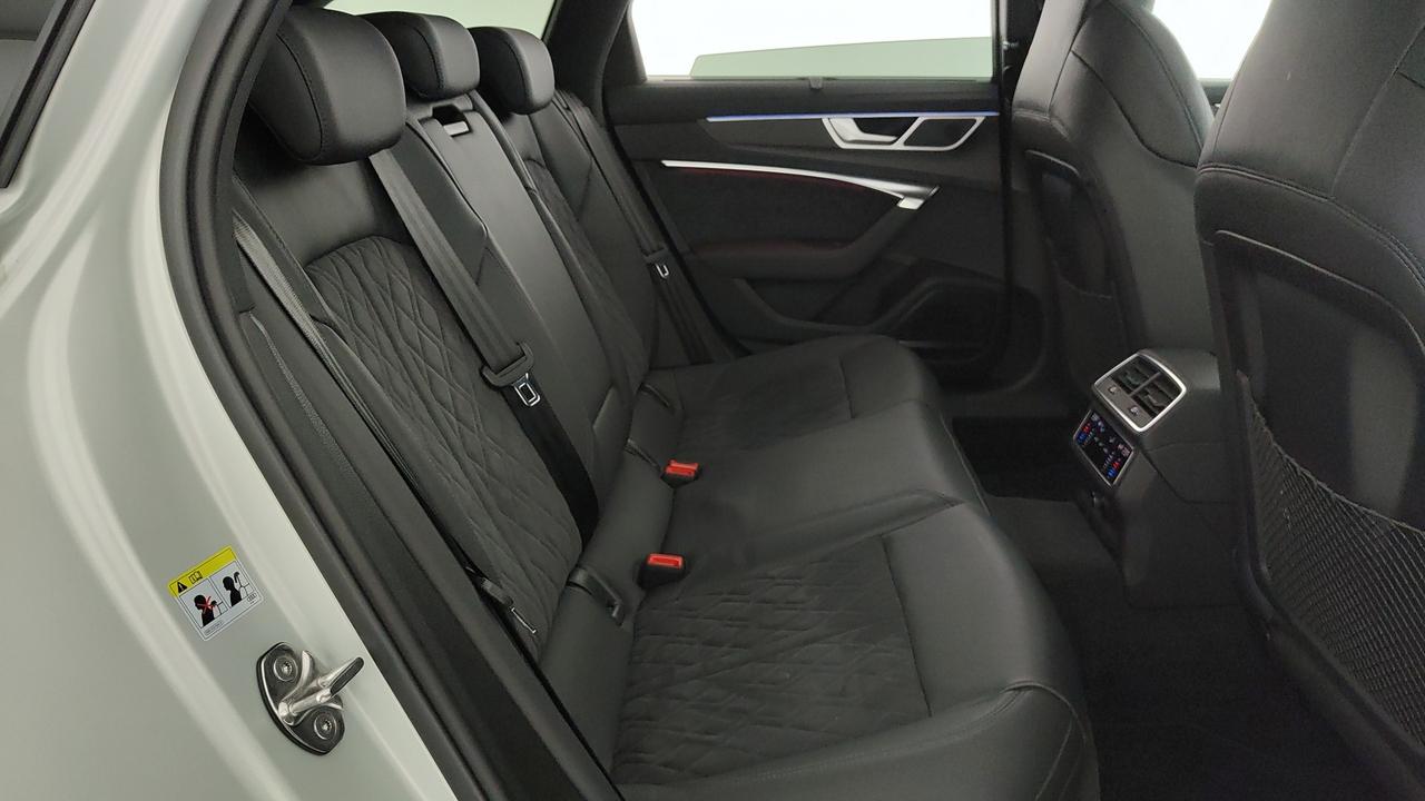 AUDI RS6 Avant 4.0 mhev performance quattro tiptronic