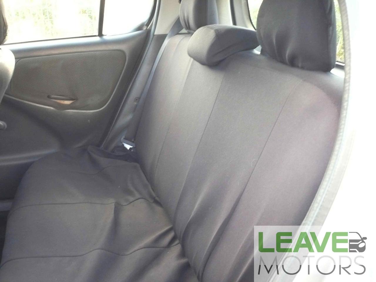 Toyota Yaris 1.3i 16V cat 5 porte Sol (M1437)