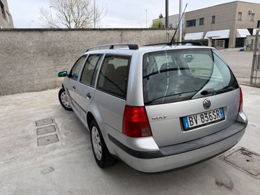 VW GOLF 1.6 BENZINA EURO4 77KW UNI PROP NEOPATENTATI