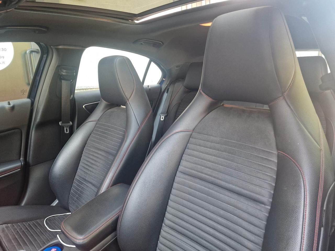 Mercedes-benz A 200 4Matic Premium