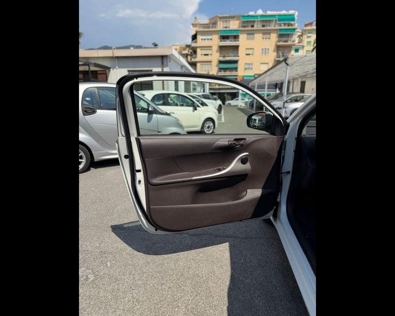 Toyota iQ 1.0