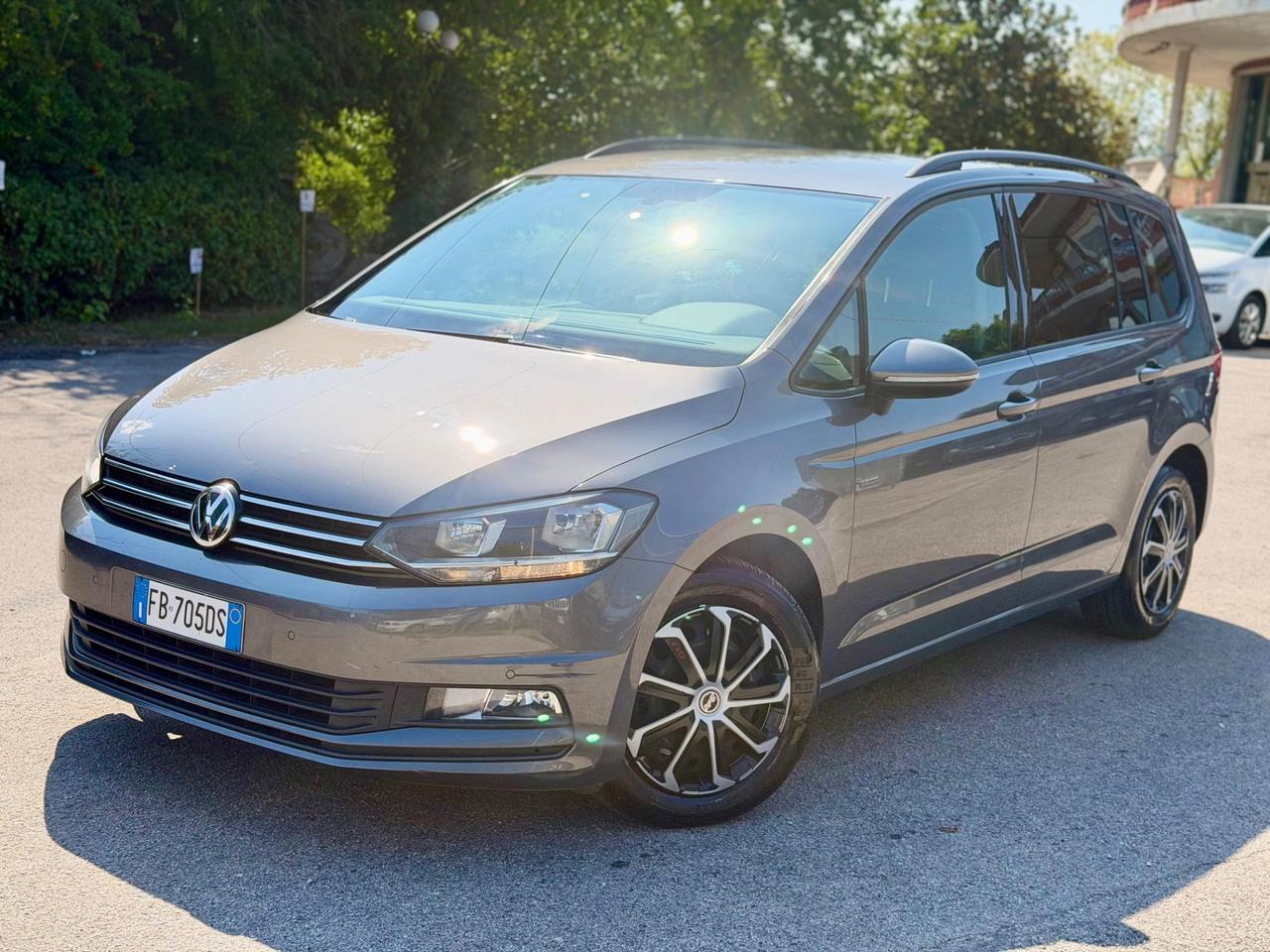 Volkswagen Touran 2016 1.6 TDI 7 posti OK NEOPATENTATI ! ! !