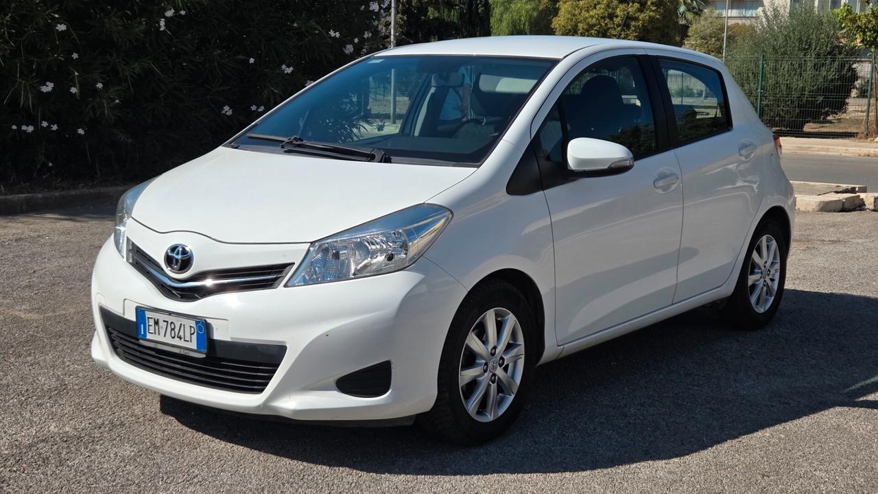 Toyota Yaris 1.4 D-4D 5 porte Lounge